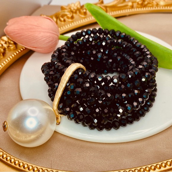 Statement Multi-Layer Black Crystal Beaded Exaggerated Pearl Accent Bracelet - Picture 3 of 10